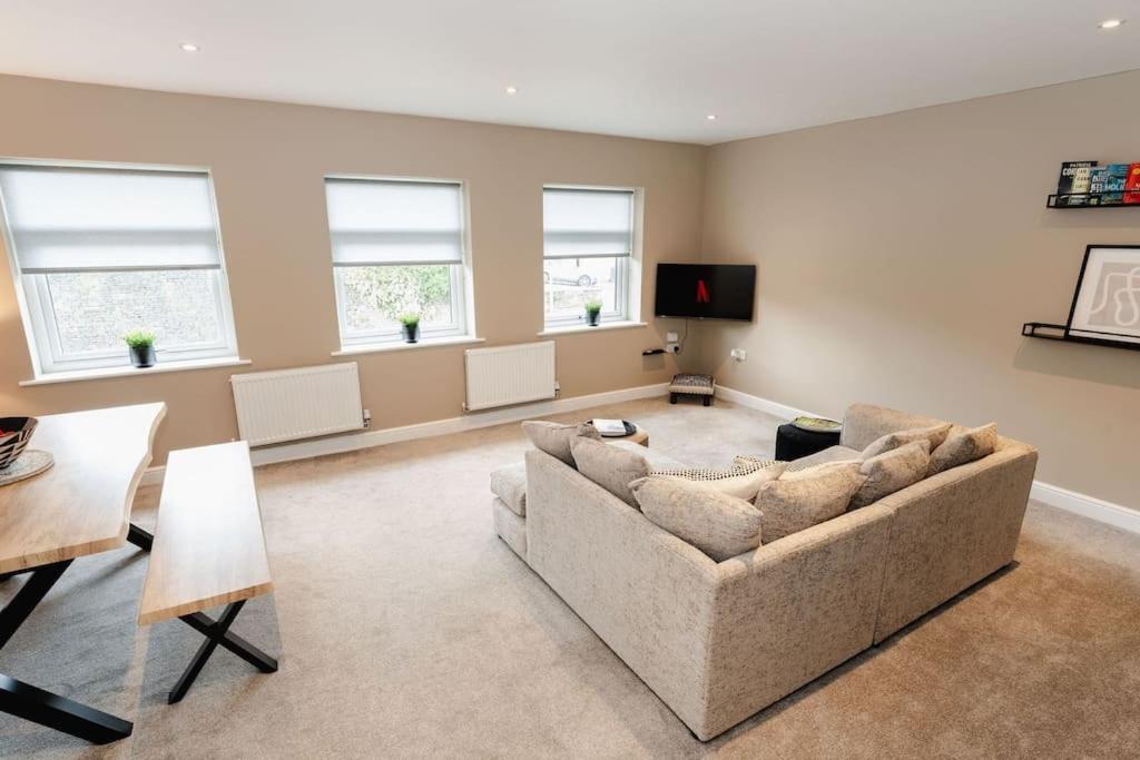 Boutique Apartment - Mazerystays Exley Extérieur photo