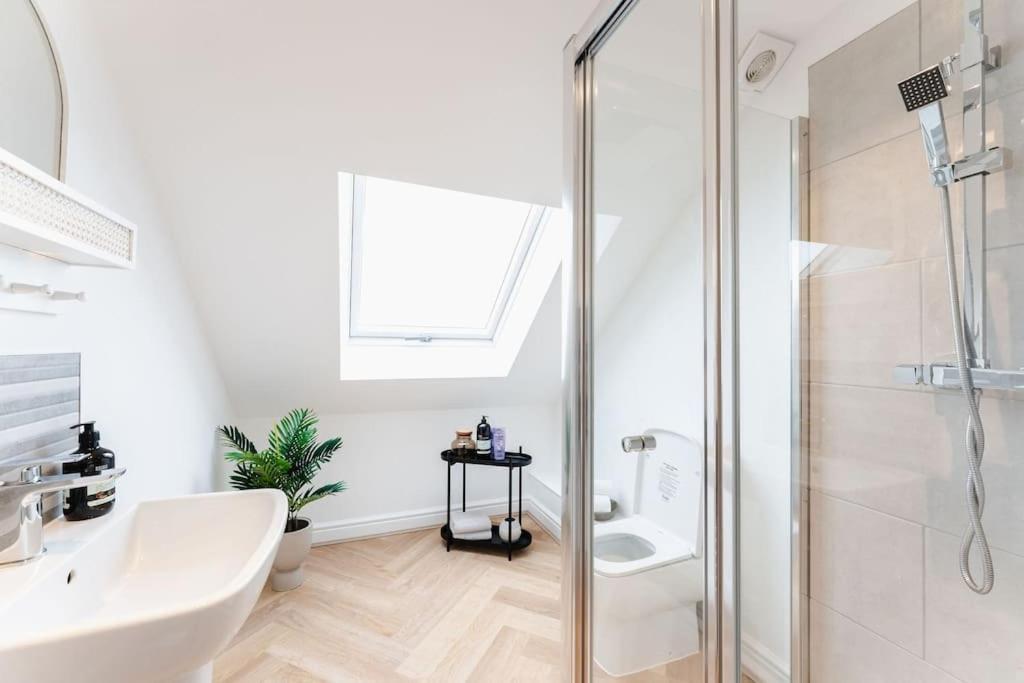 Boutique Apartment - Mazerystays Exley Extérieur photo